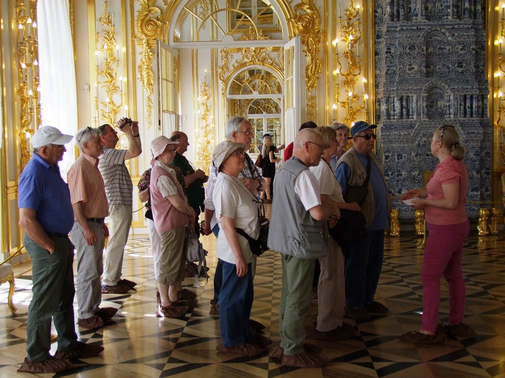 A l’intérieur, notre guide Zvetlana nous raconte l’histoire du palais