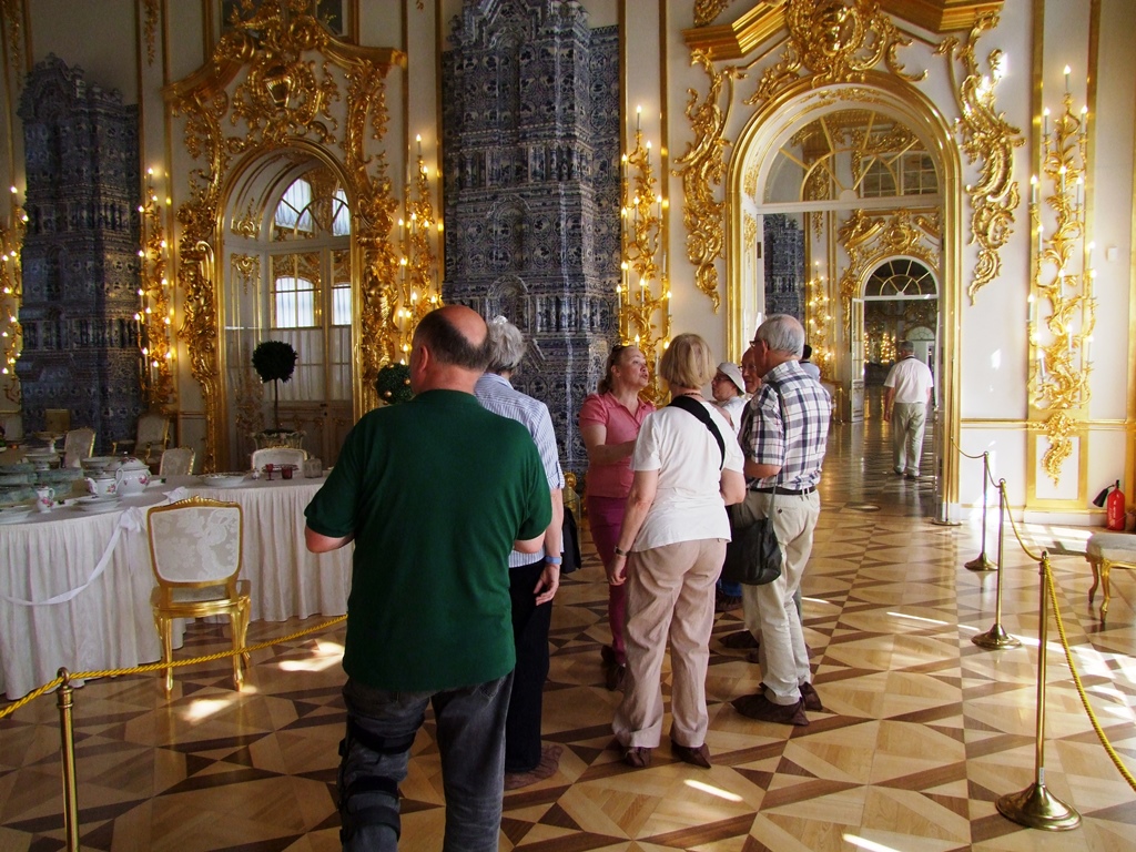 A l’intérieur du palais.