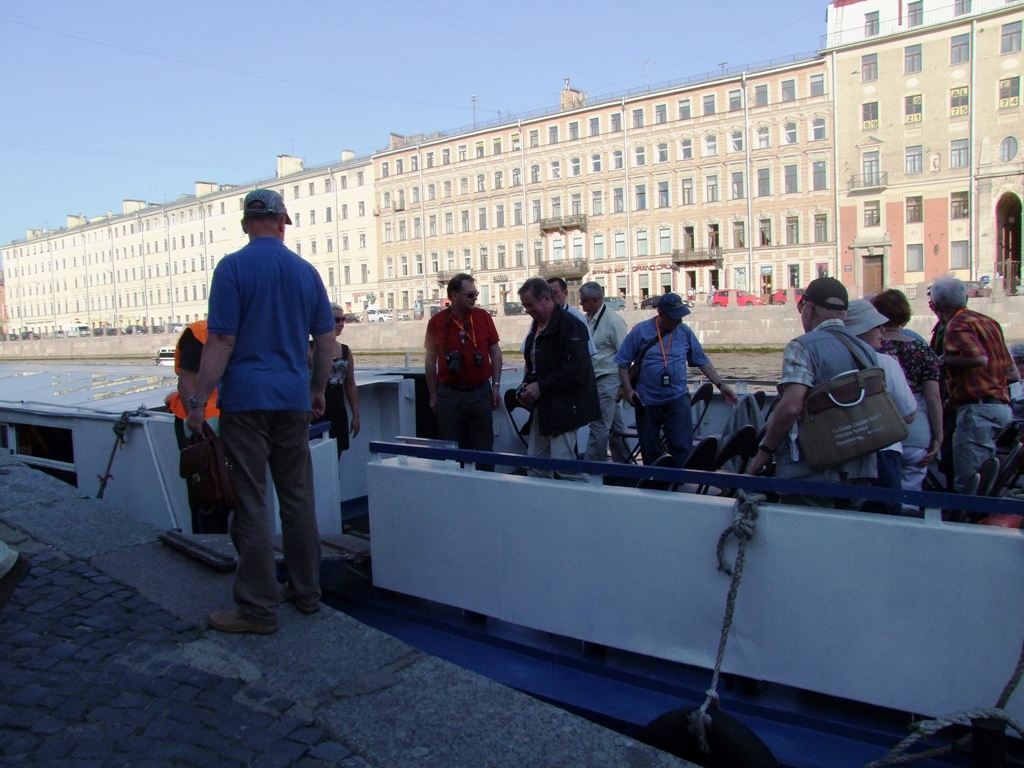 Débarquement à  Saint Petersbourg