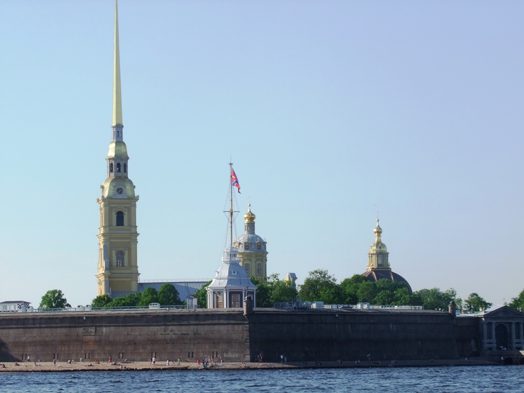 La Forteresse Pierre et Paul vue de Neva