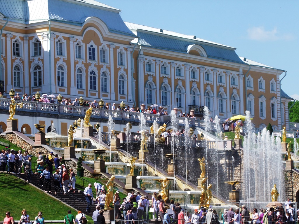 Le Grand Palais Peterhof et la Grande Cascade