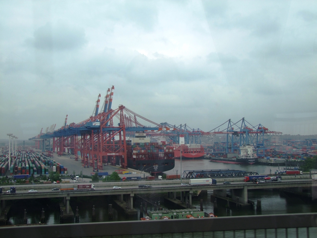 Port de container, à l’entrée à Hambourg.