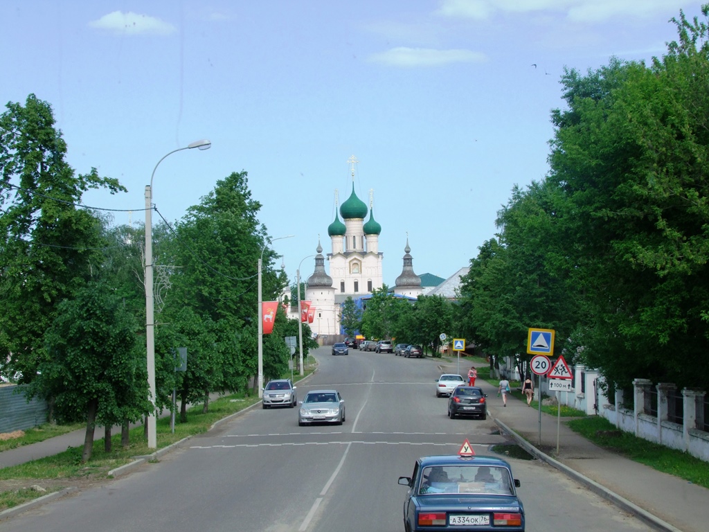 Vers le Kremlin de Rostov
