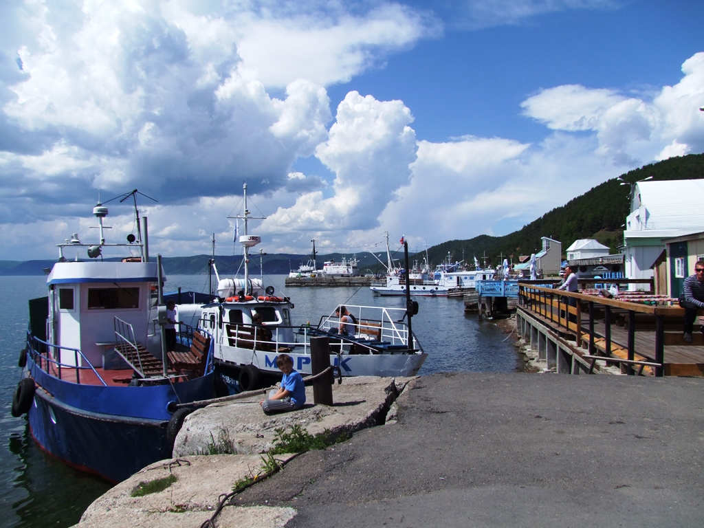 Au port du lac Baïkal.