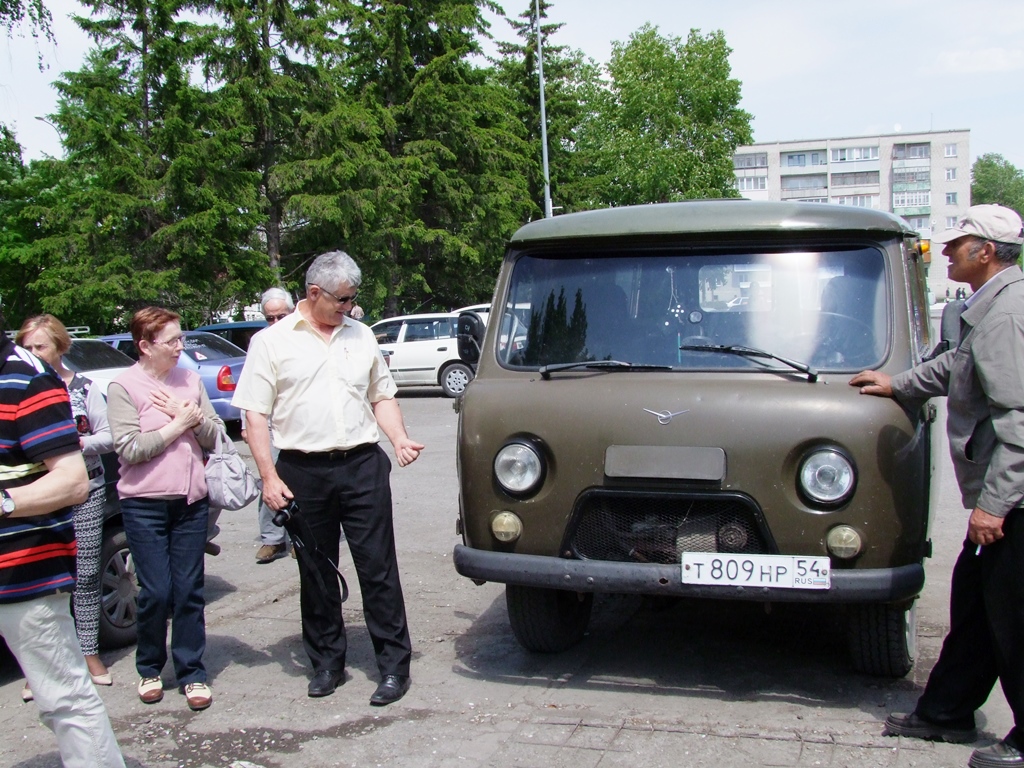 Jean Pierre intéressé par minibus UAZ.